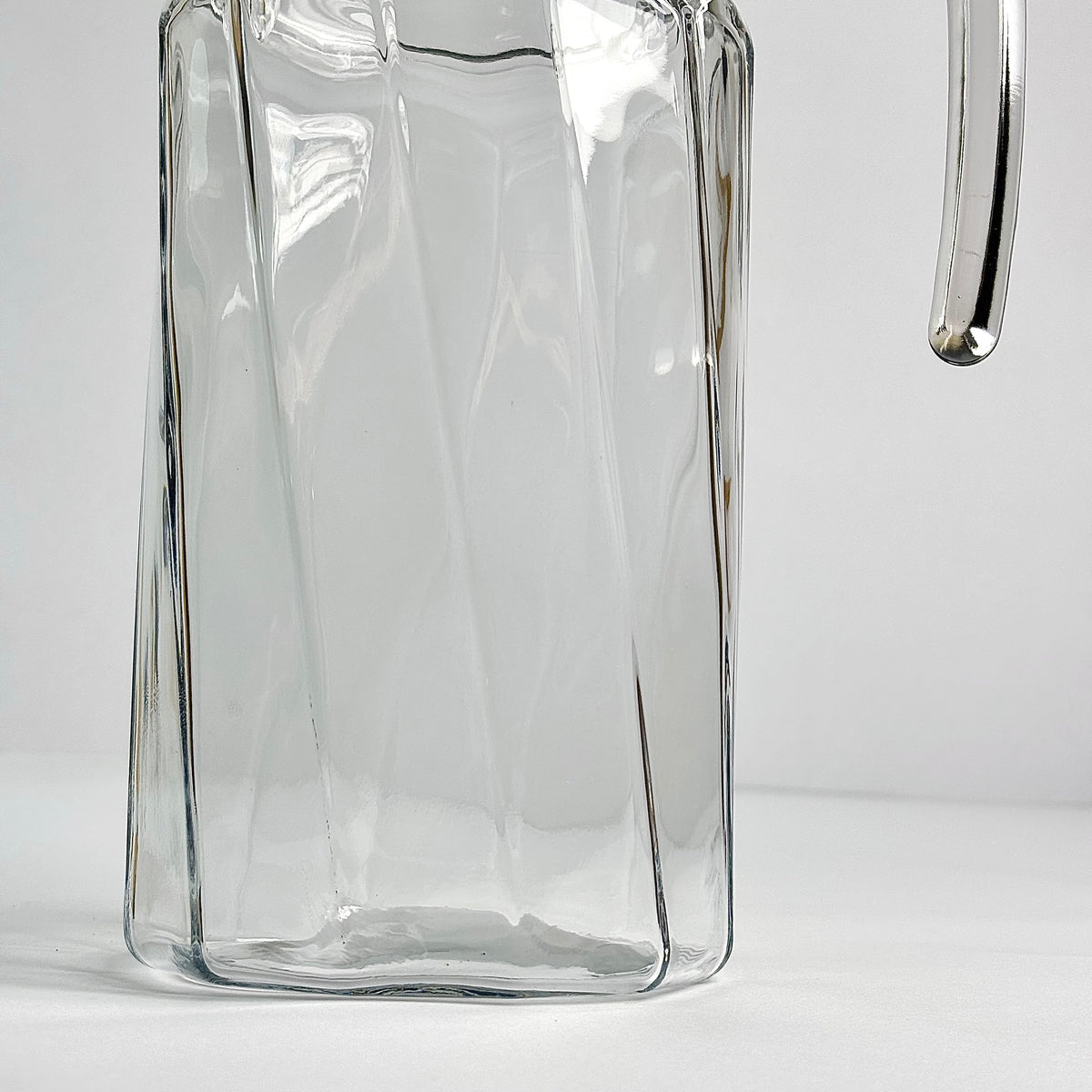 1 Pcs Jug |E002H1