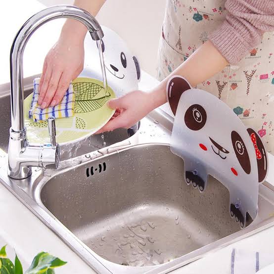 Kitchen Sink Splash Guard – Suction Cup Water & Oil Blocker