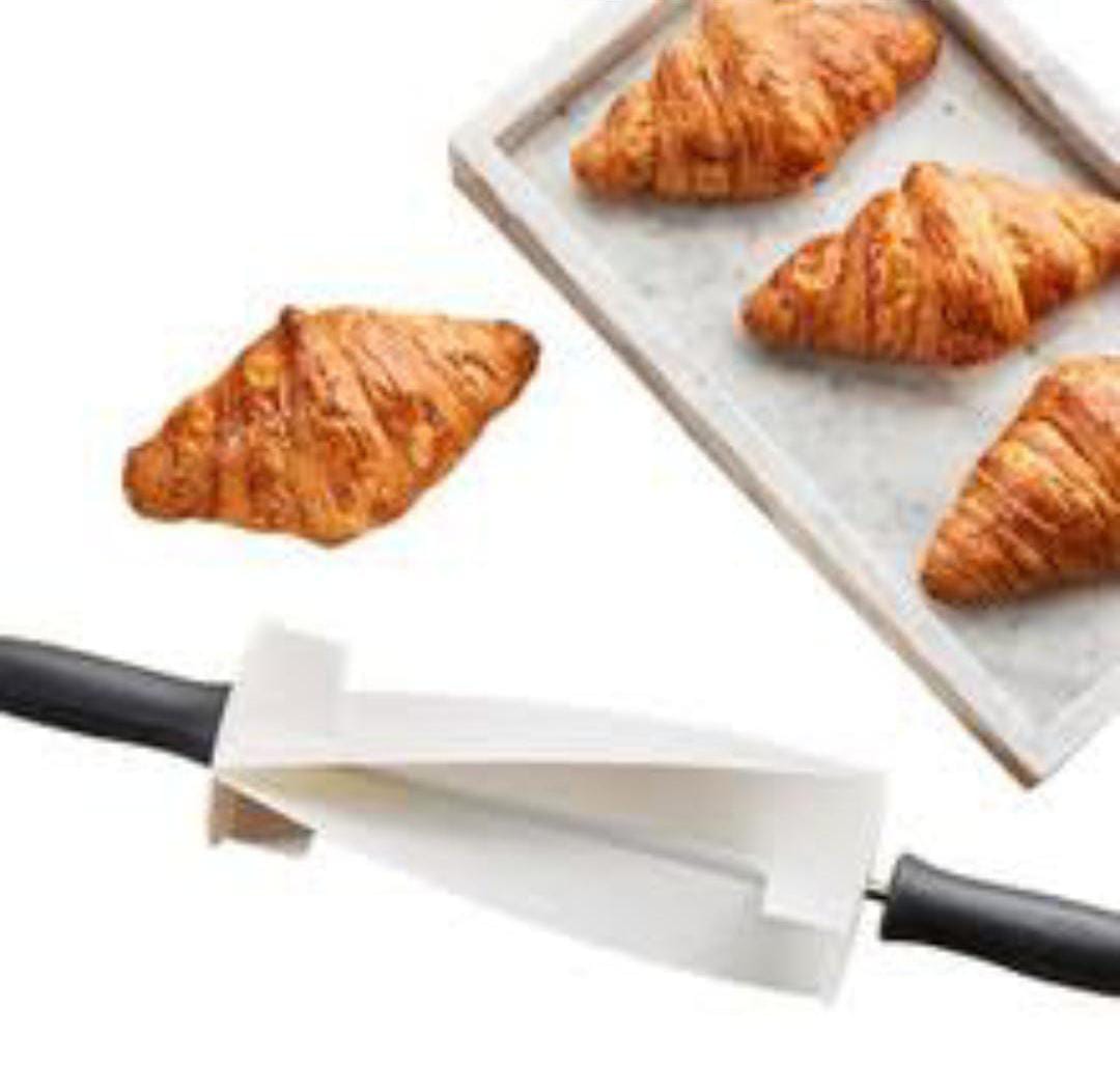 Croissant Cutter – Plastic Dough Rolling & Molding Tool