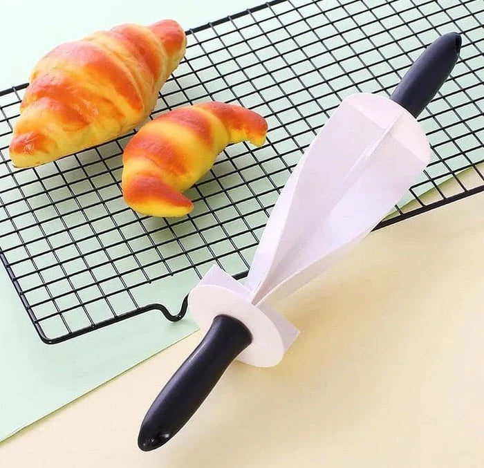 Croissant Cutter – Plastic Dough Rolling & Molding Tool