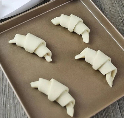 Croissant Cutter – Plastic Dough Rolling & Molding Tool